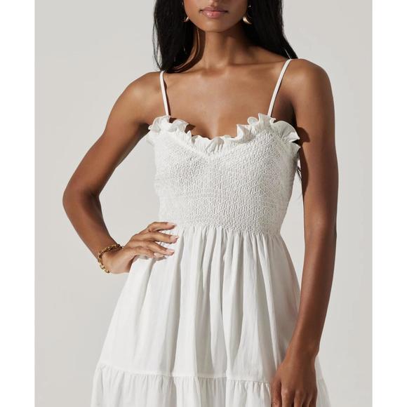 NEW ASTR seraphine dress in white - Picture 2 of 3